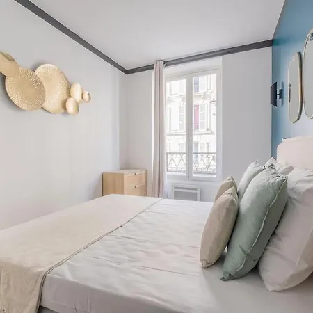 Au Coeur Du 11eme Quartier Oberkampf Apartment